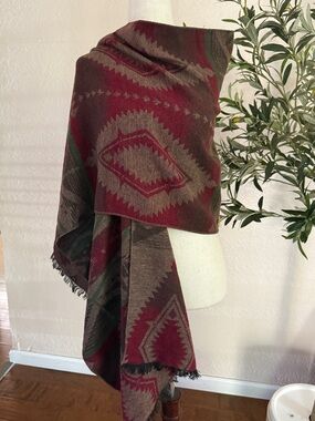 Boho Tribal Pattern Wrap Shawl - Red & Brown